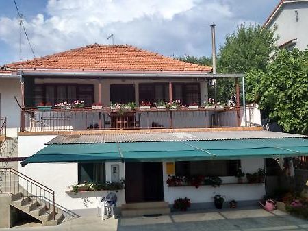Apartmani Petra Pakoštane Exterior foto